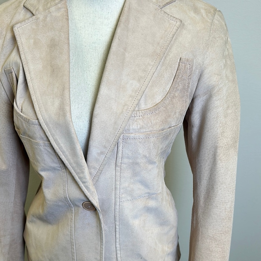Women's Cream Blazer - Picture 2 of 10